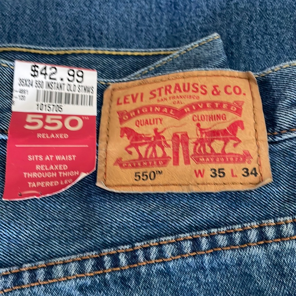 Brand New Levis Relaxed 550 Jeans 34length